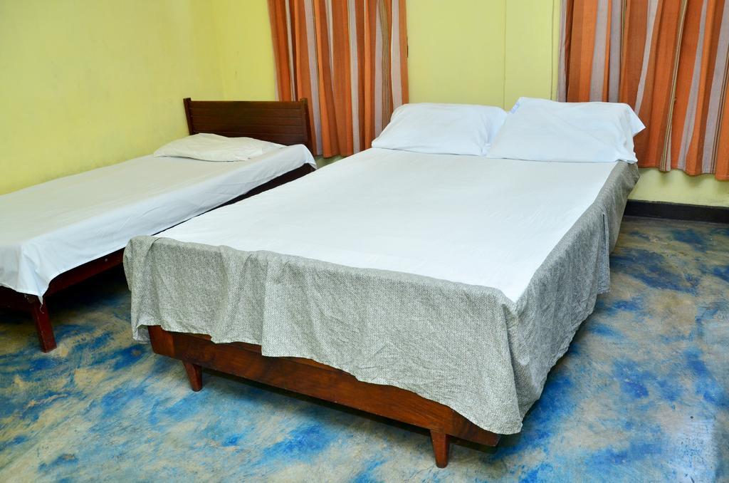 The Garden Rest Hotel Канди Стая снимка